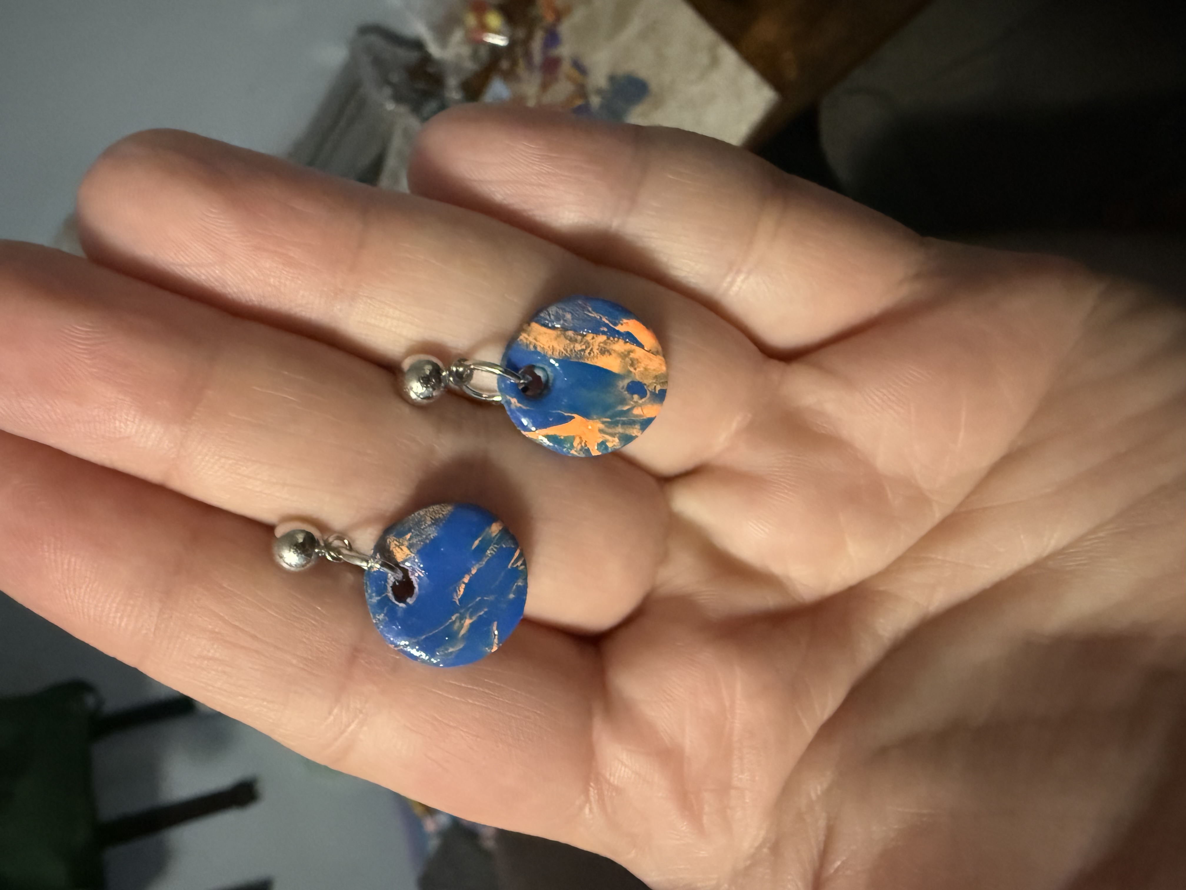 Blue and orange round